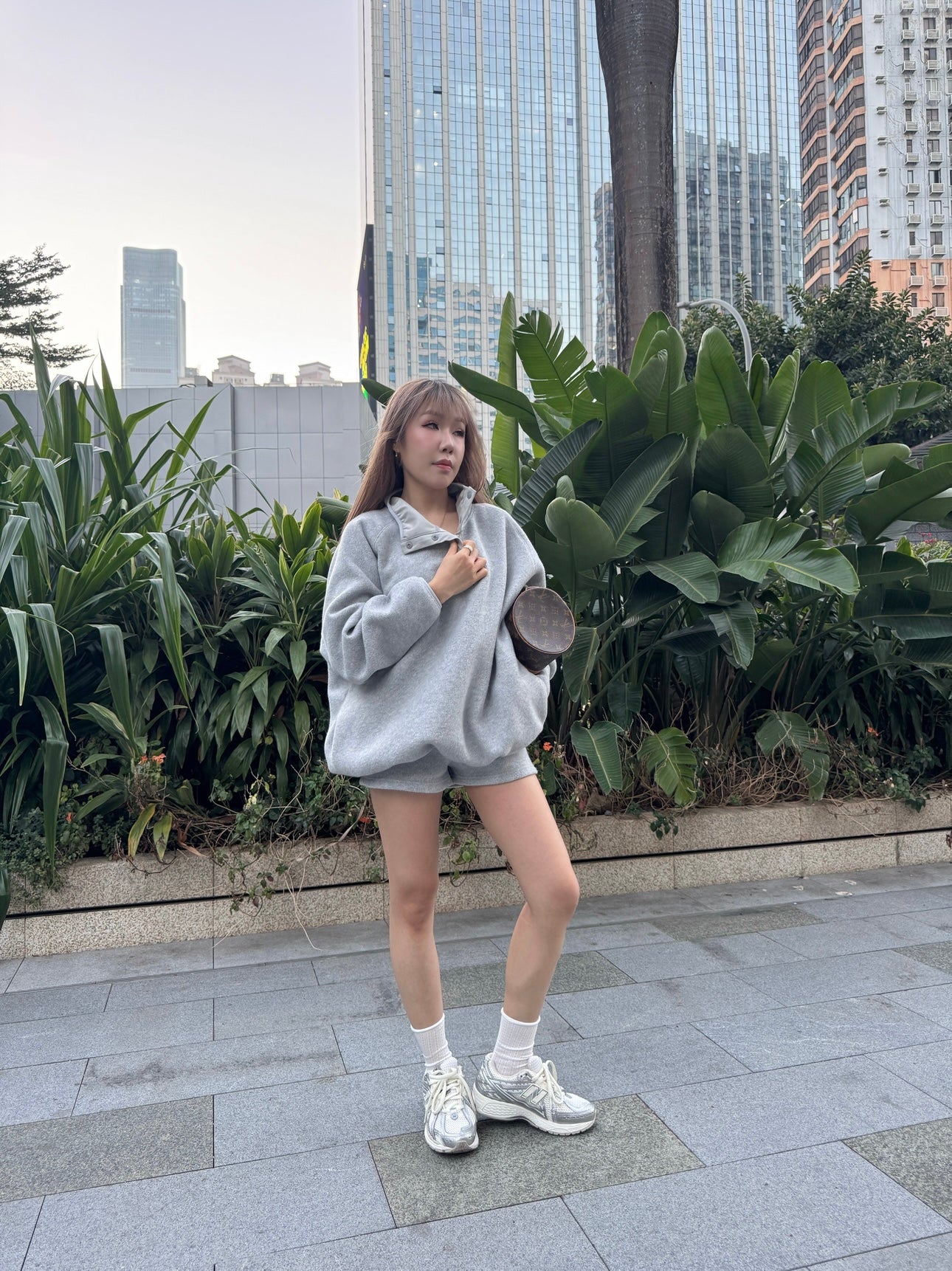 後刺繡運動套裝 ( 灰/米 )