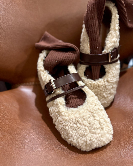 羊羔毛啡皮帶扣MARYJANE