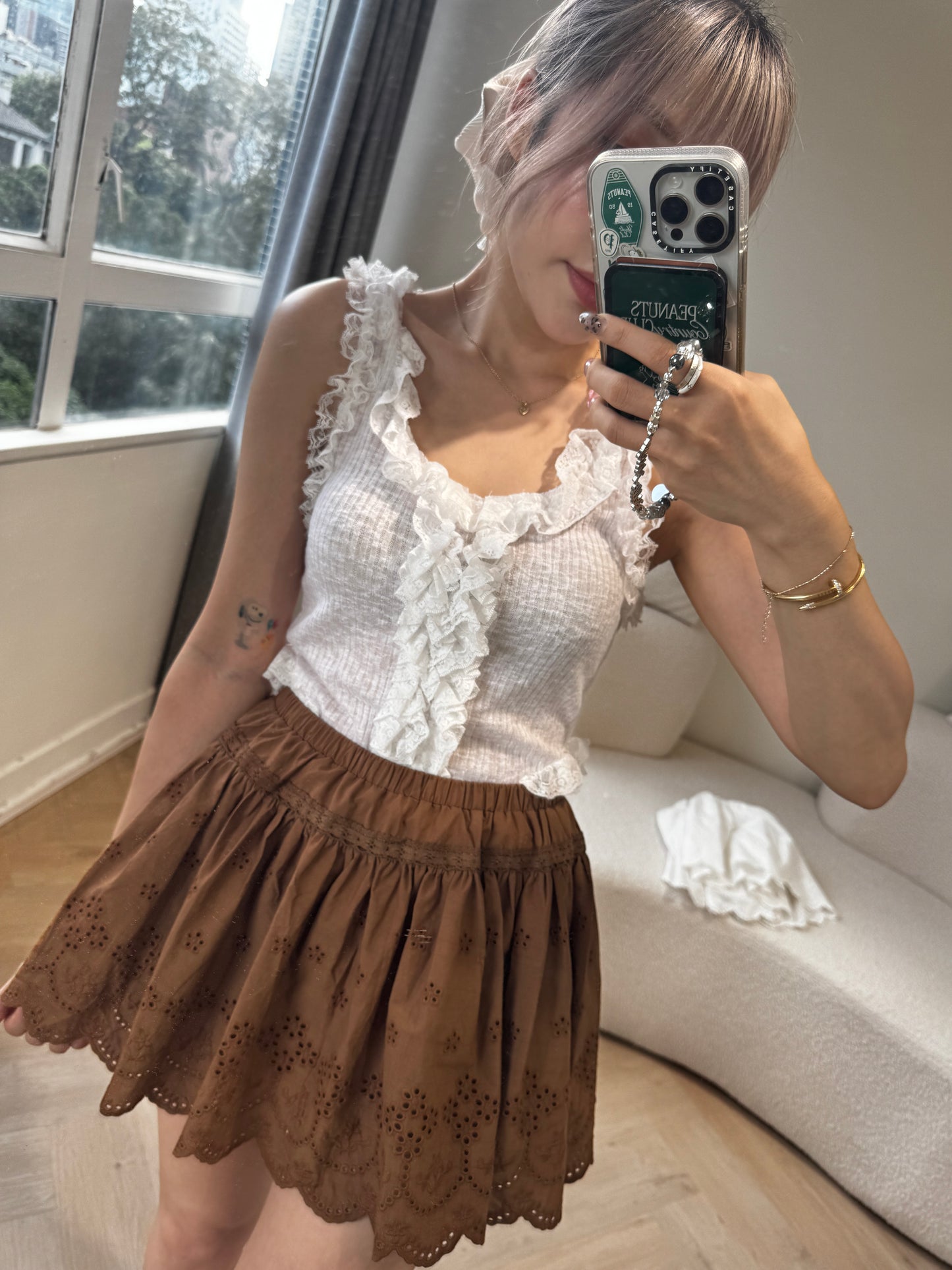 勾花波浪邊短裙 ( 白/啡 )