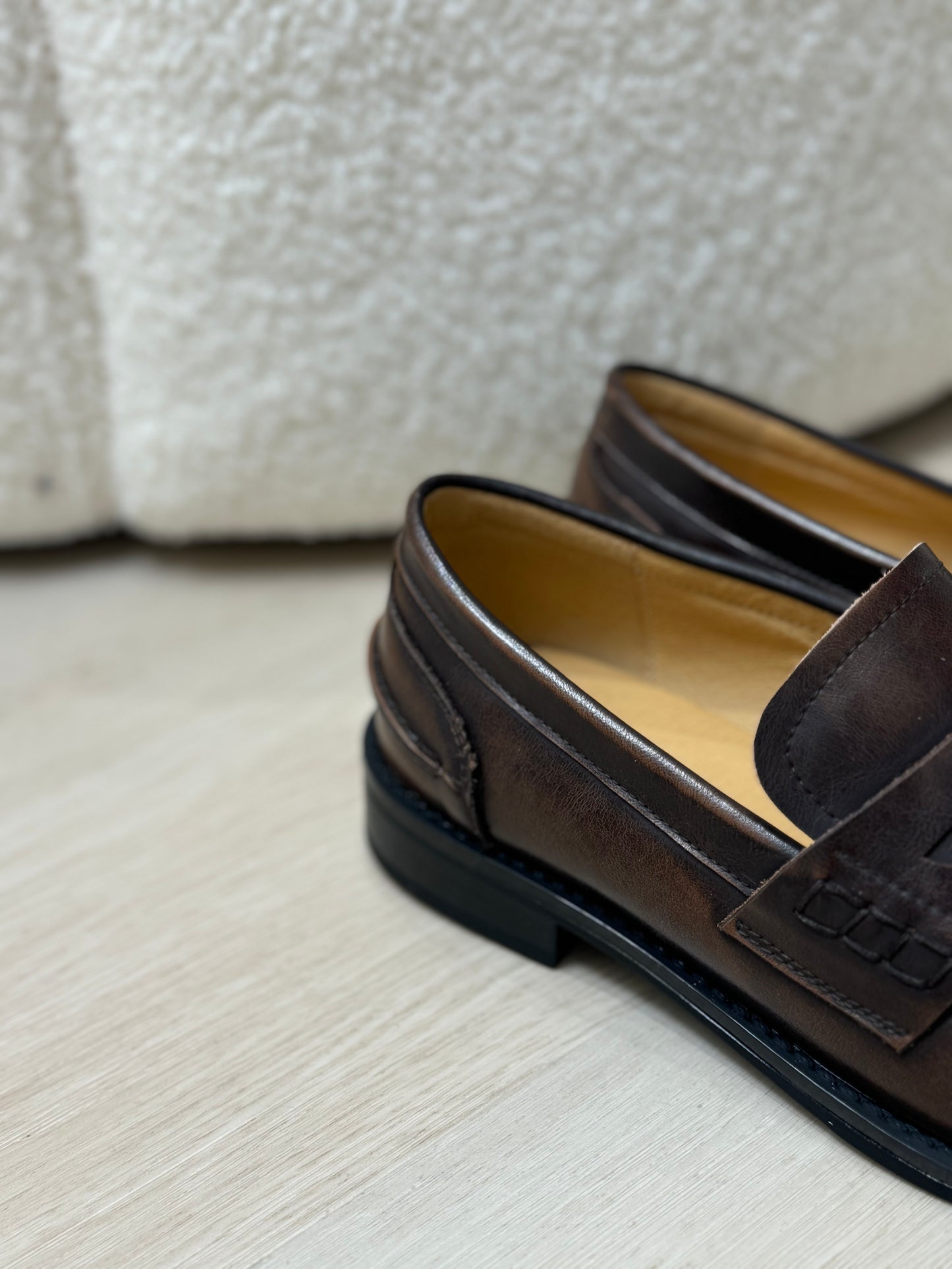 擦色真皮啡皮鞋