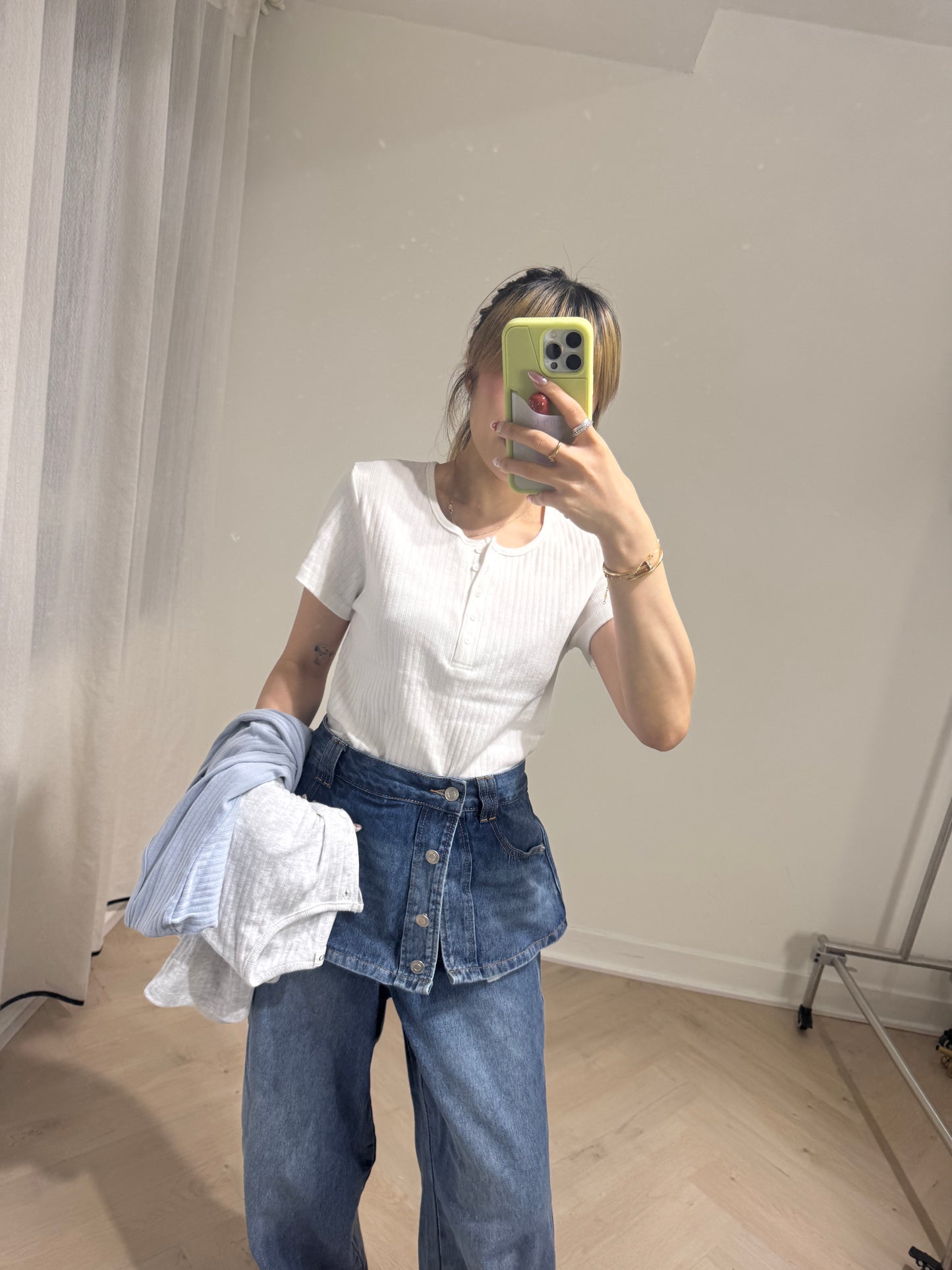 小通花排鈕TEE ( 黑/白/灰/灰白/藍 )