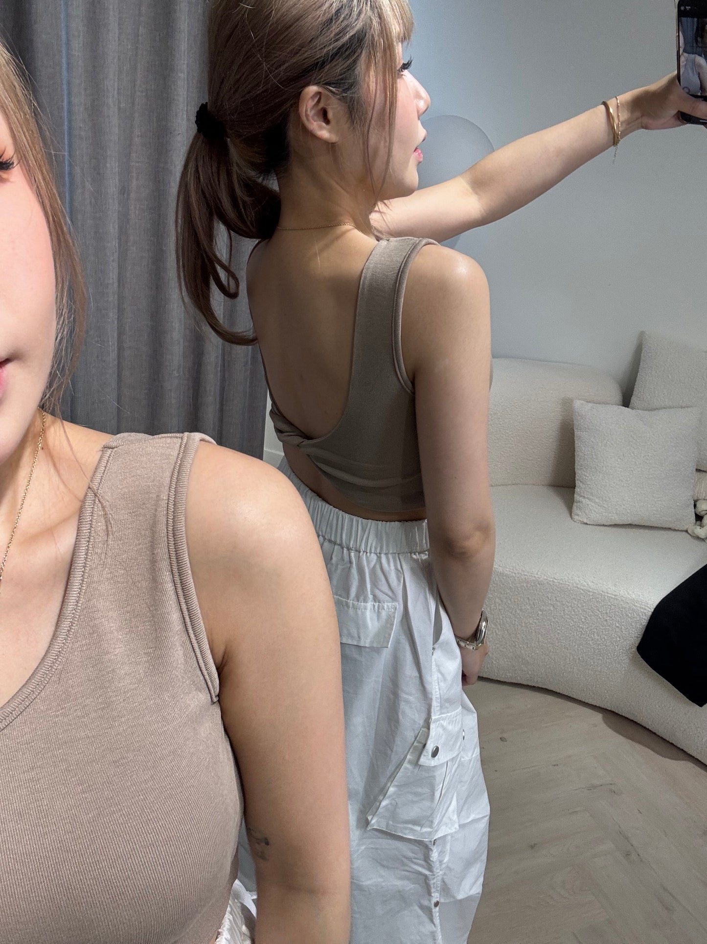 後扭扭有PAD背心 ( 黑/白/灰/杏 )