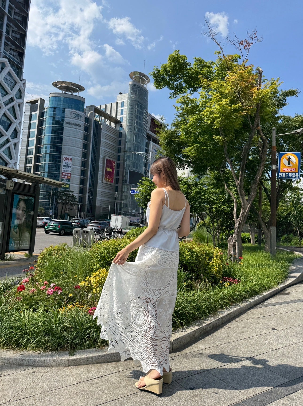 波浪腳鈎花白色長裙
