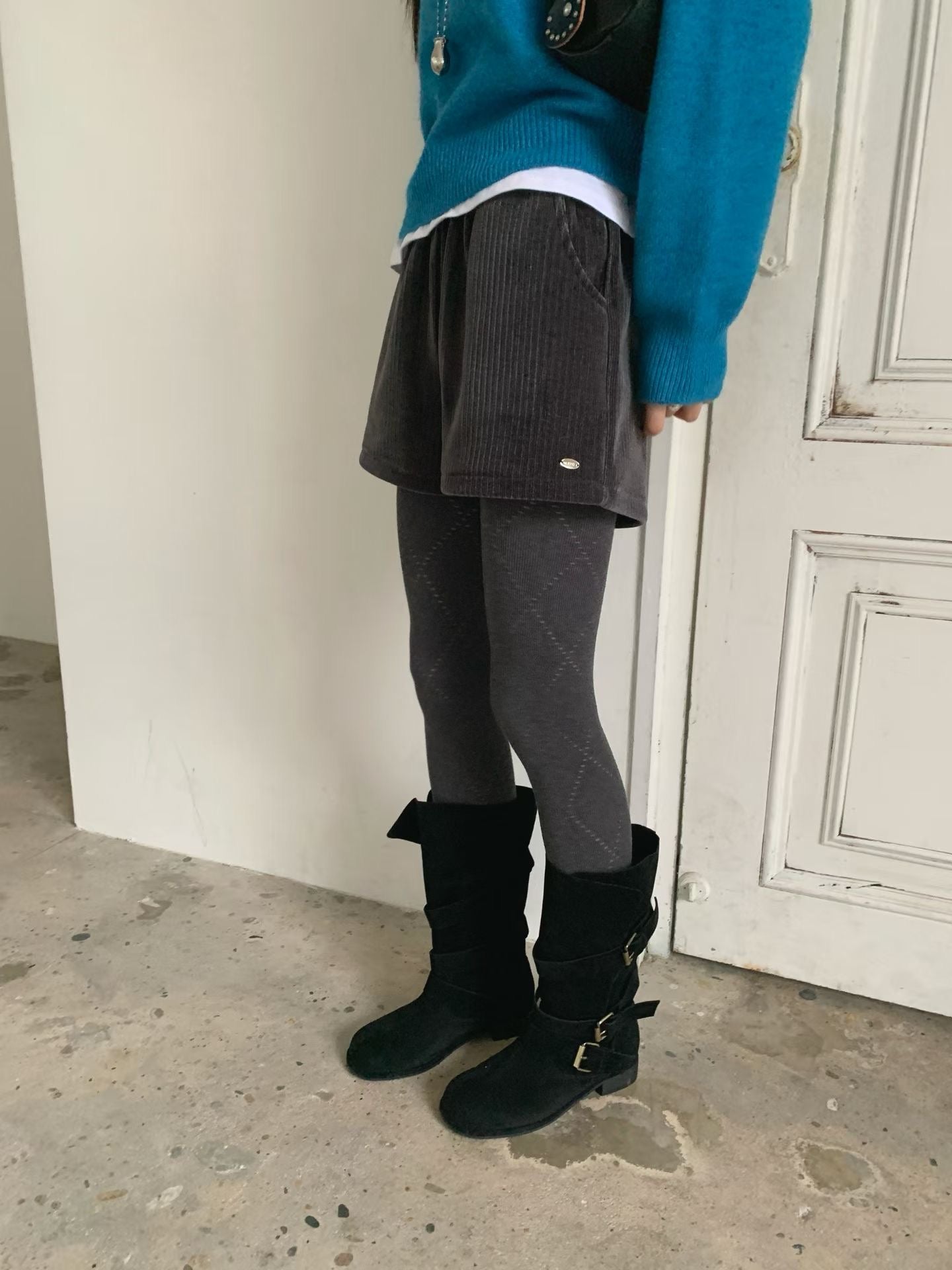 銀牌仔絲絨短褲 ( 黑/深灰/米 )