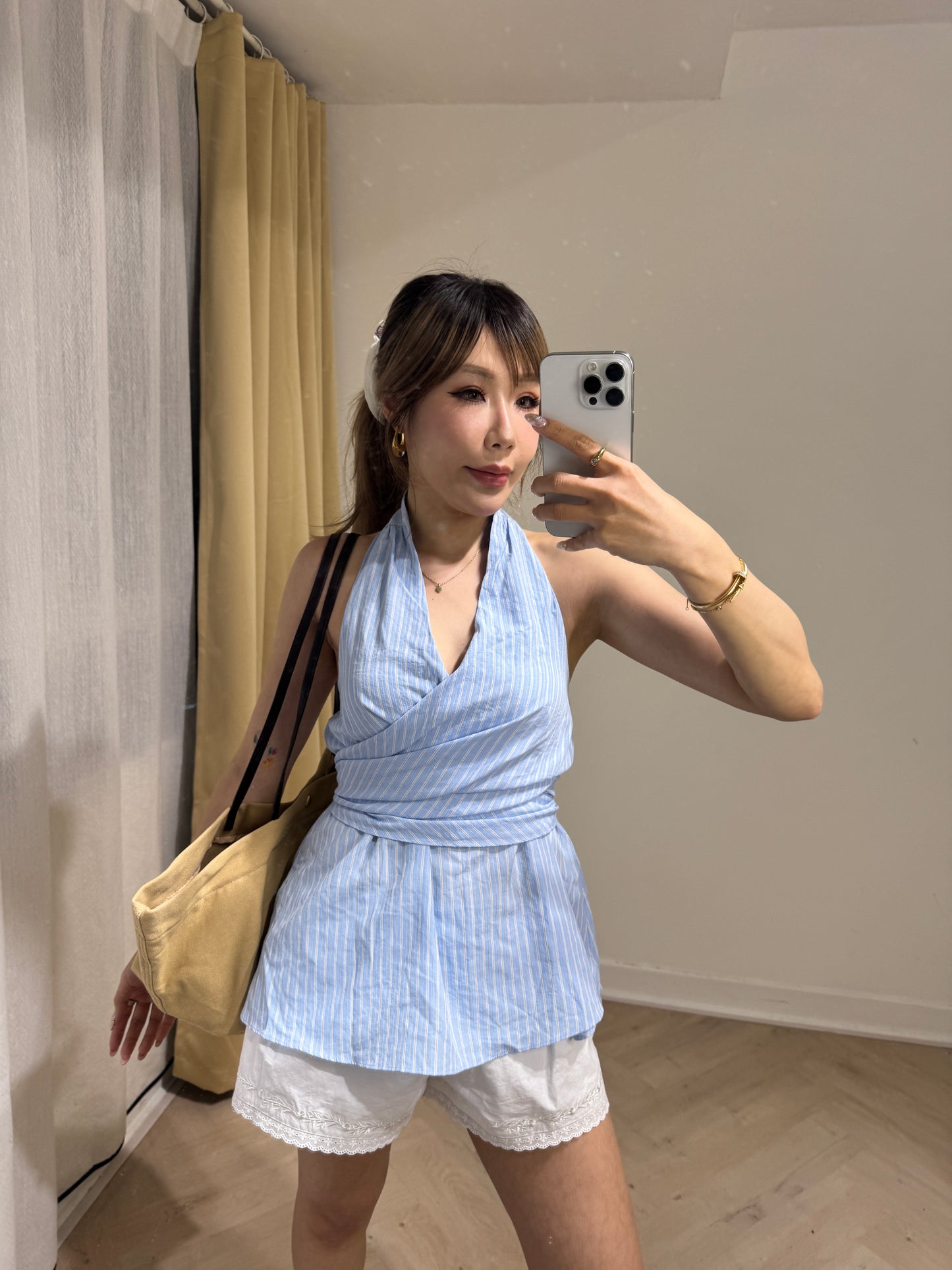 後綁蝴蝶V領藍直間背心