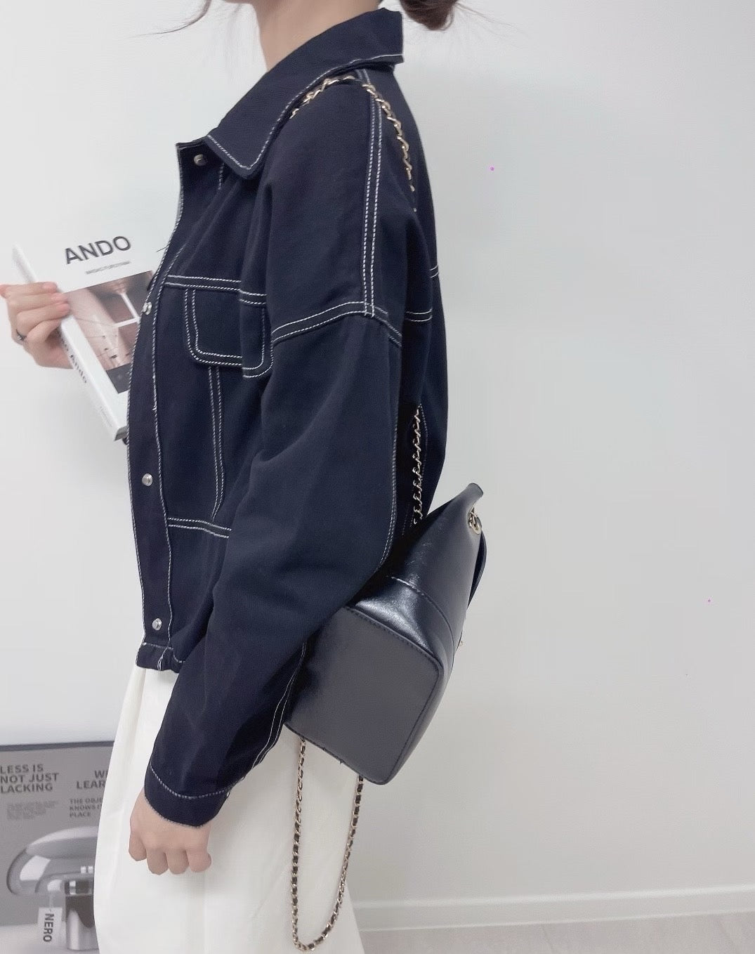 明線薄斜布外套 ( 黑/米 )