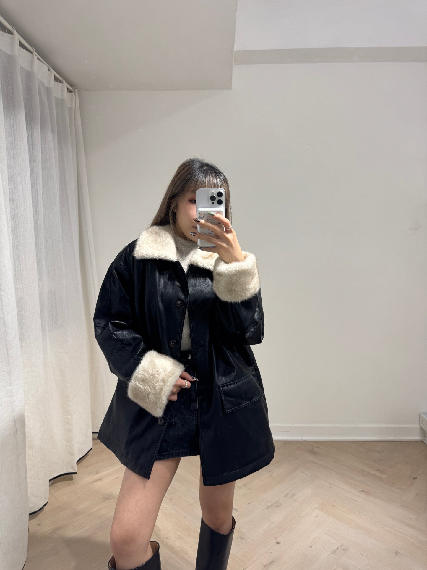 併毛毛黑色仿皮外套