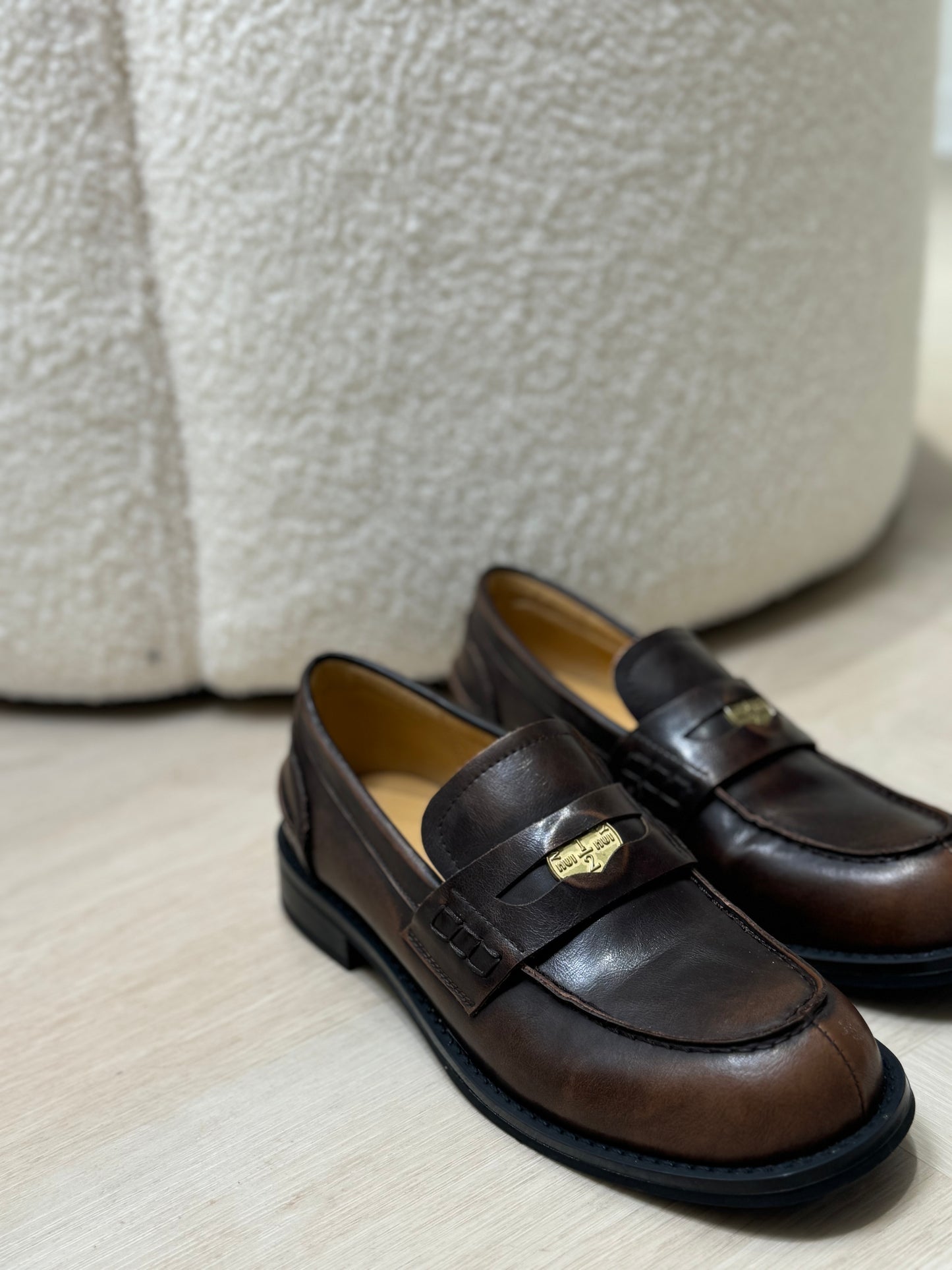 擦色真皮啡皮鞋