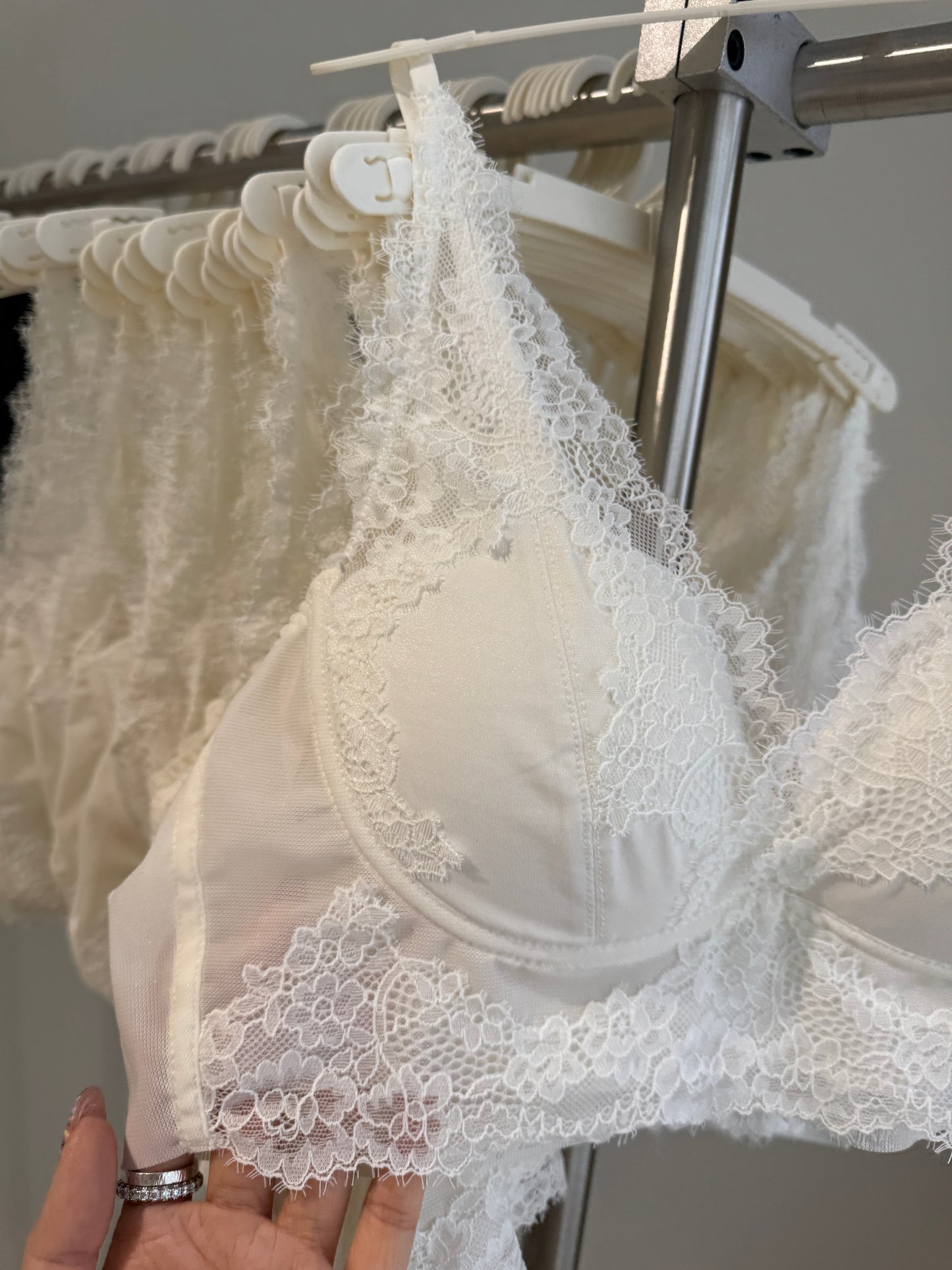 LACE親膚彈性BRA TOP ( 黑/白 )