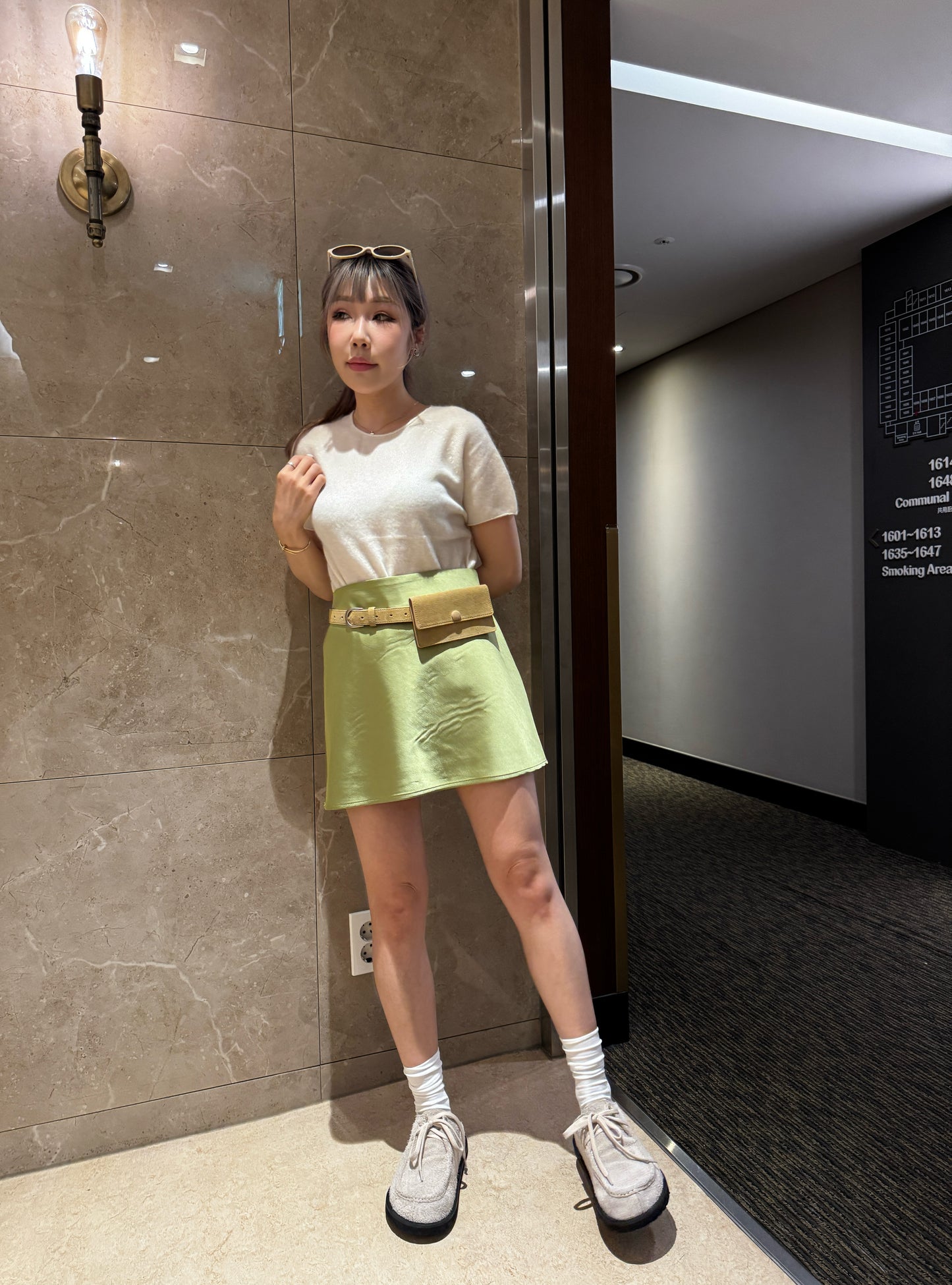 挺絹料短裙 ( 黑/灰/牛油果綠 )