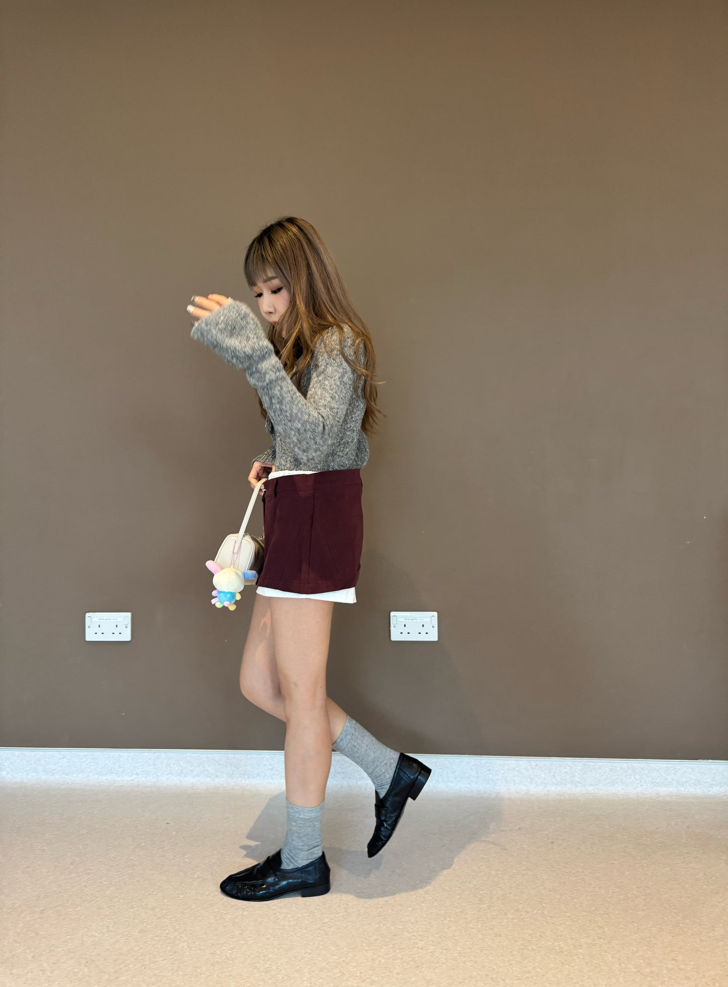 綁繩喇叭袖冷線上衣 ( 灰/米白 )