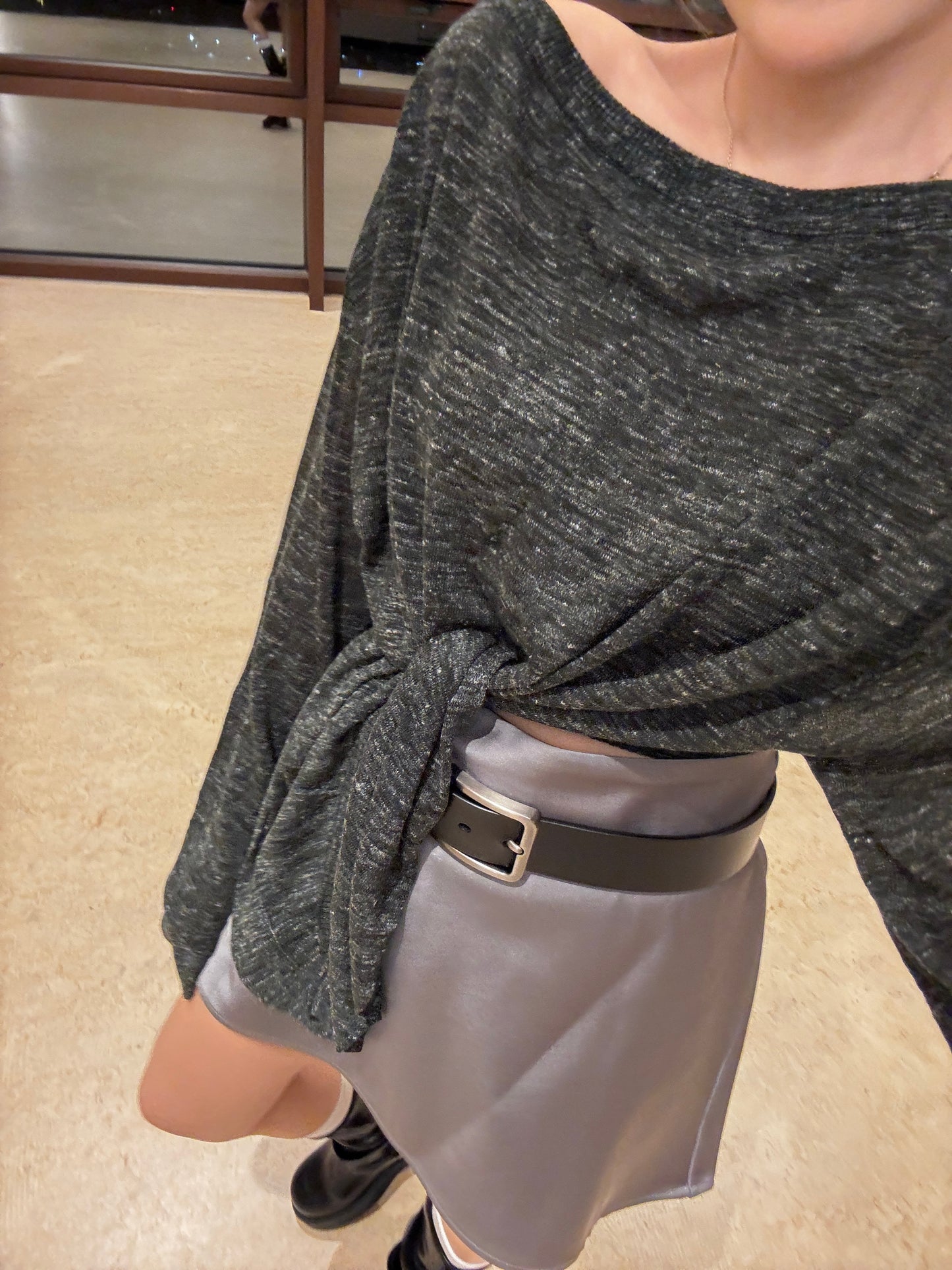 挺絹料短裙 ( 黑/灰/牛油果綠 )