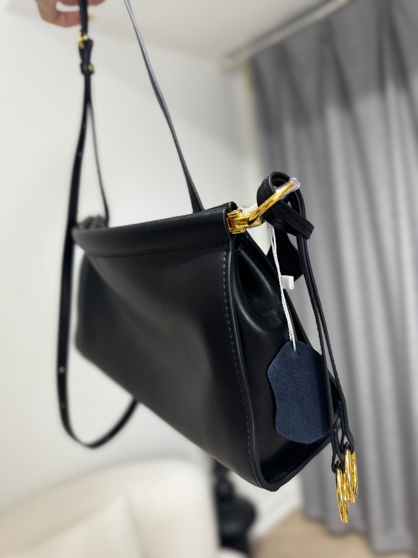 黑色扁形真皮手袋