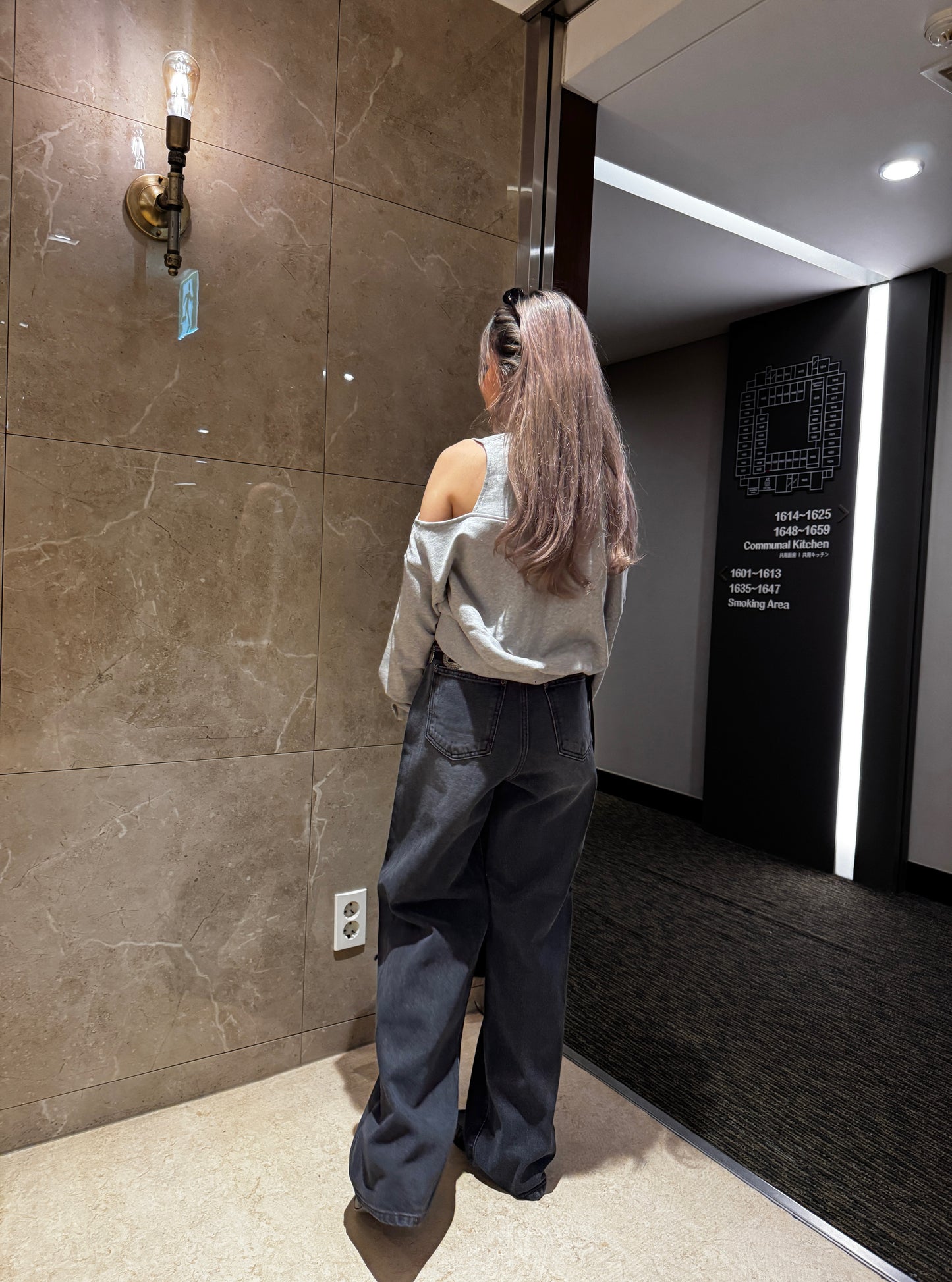 心心銀扣露肩衛衣 ( 黑/米白/灰/淡軍綠 )