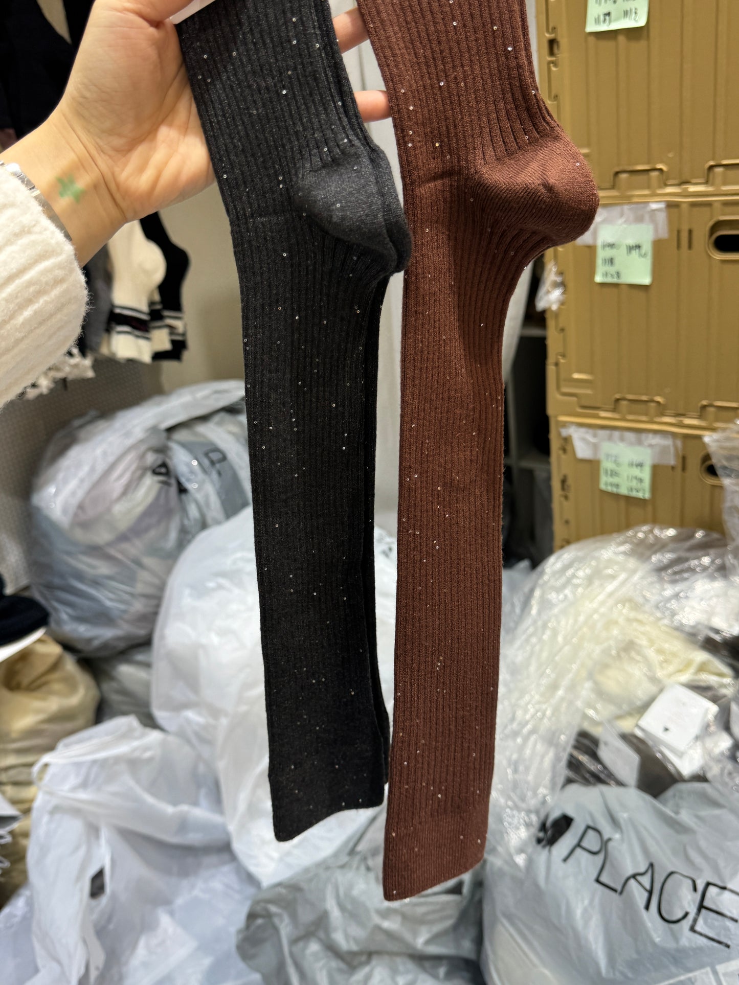 細閃片暗紋中長襪 ( 深灰/啡 )