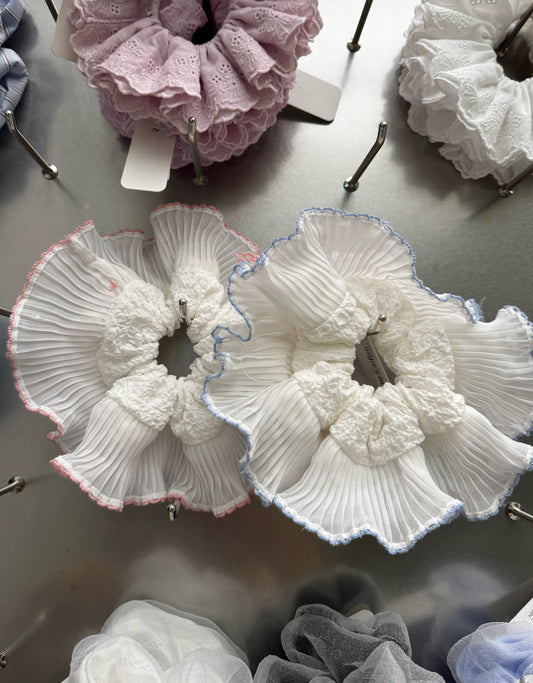 壓紋併皺布料繡花邊髮圈