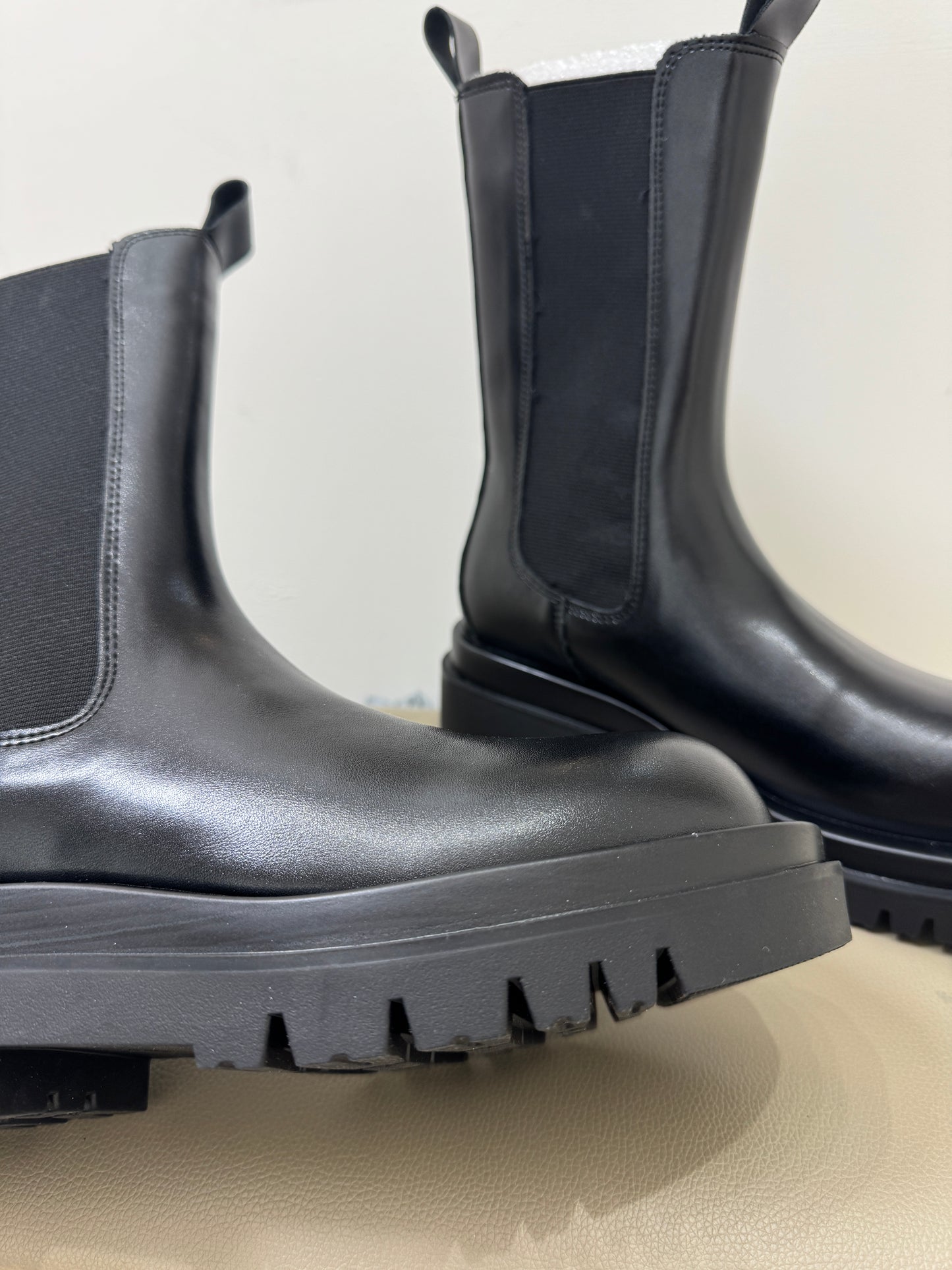 黑色圓頭真皮BOOT