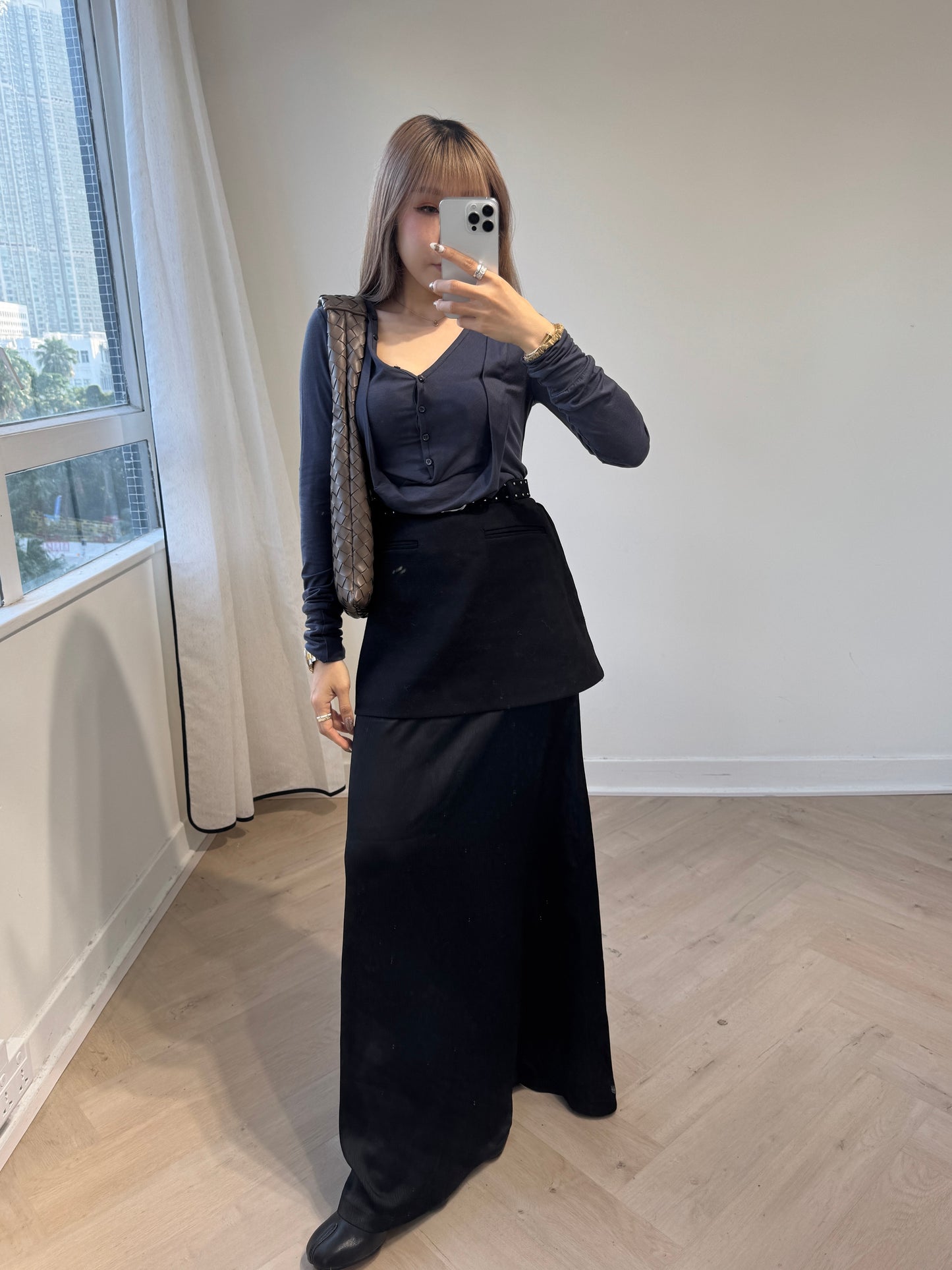 絲質併絨面層次長裙 ( 黑/米白 )