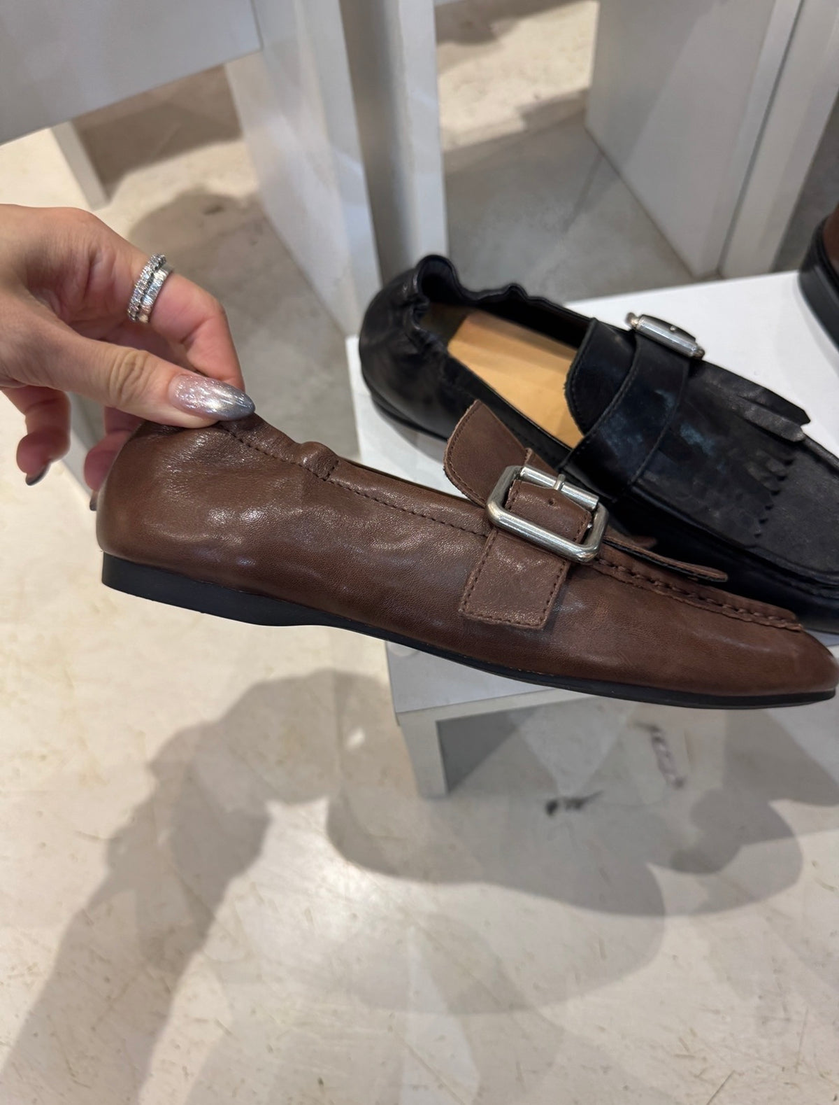 蘇蘇有扣LOAFER ( 黑/啡 )