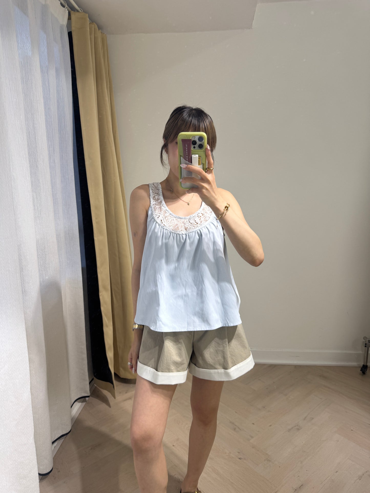 自家款！腰果勾花幼細織紋背心