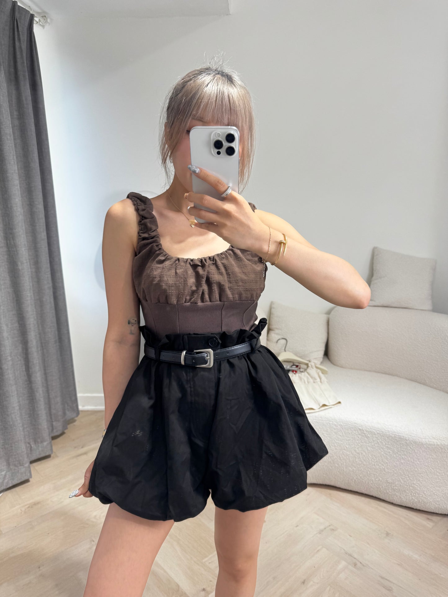 連皮帶泡泡短褲