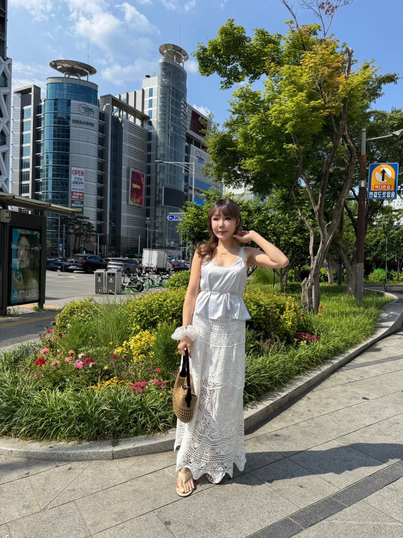 波浪腳鈎花白色長裙