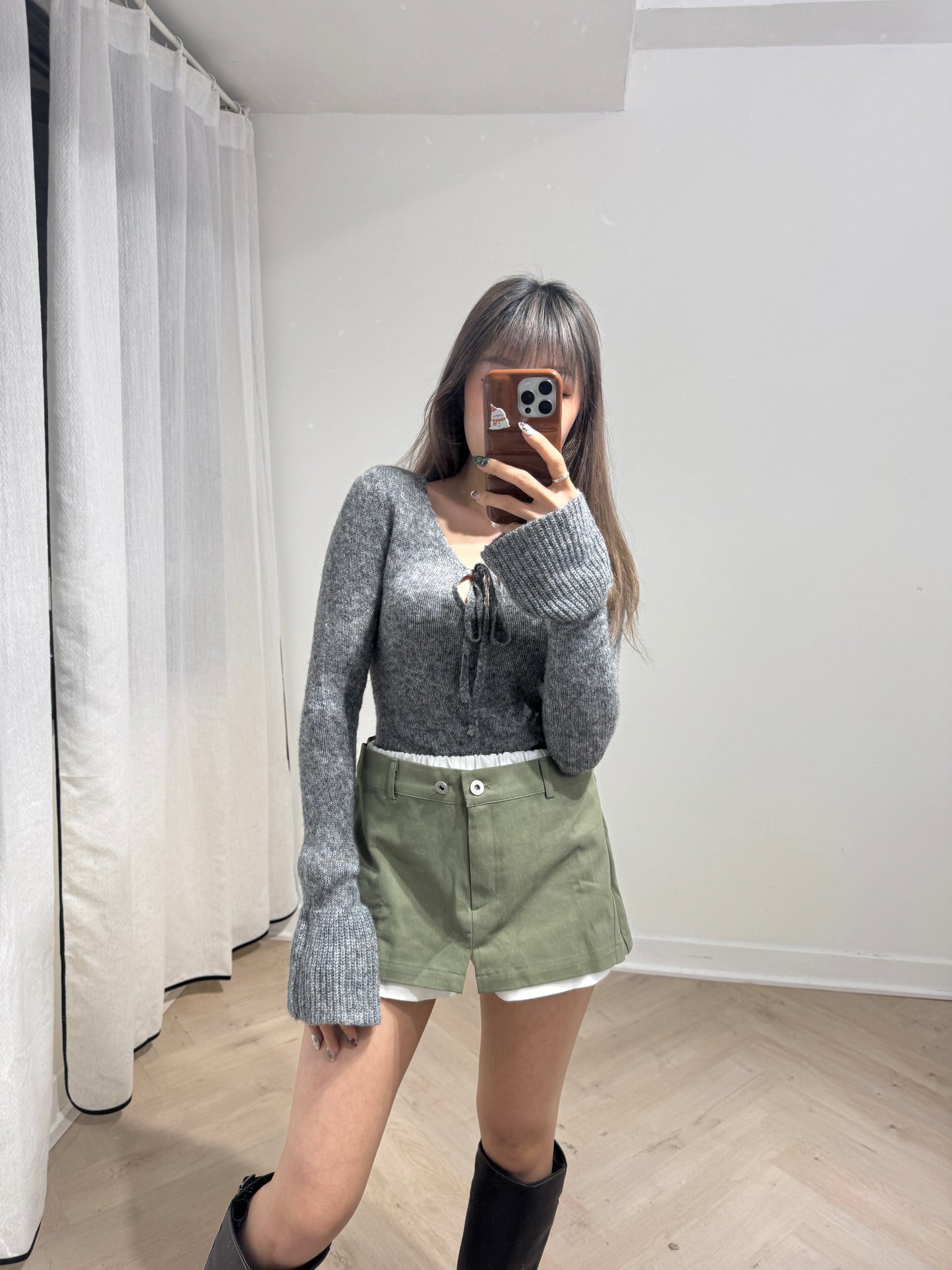 綁繩喇叭袖冷線上衣 ( 灰/米白 )