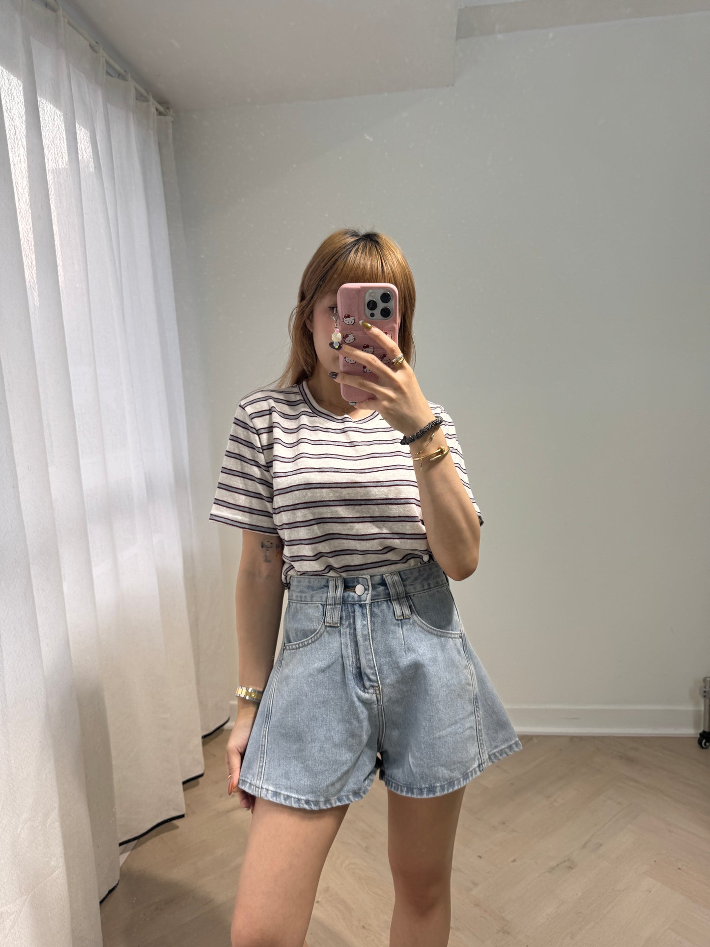 灰紅間條薄線TEE