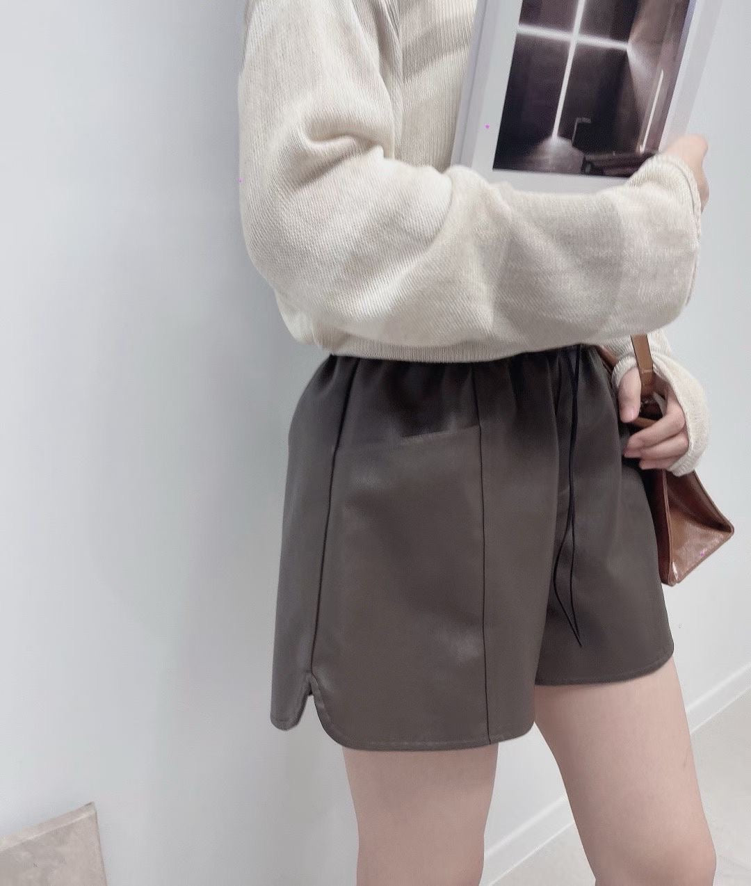 皮繩弧圓腳皮短褲 ( 黑/米/啡 )