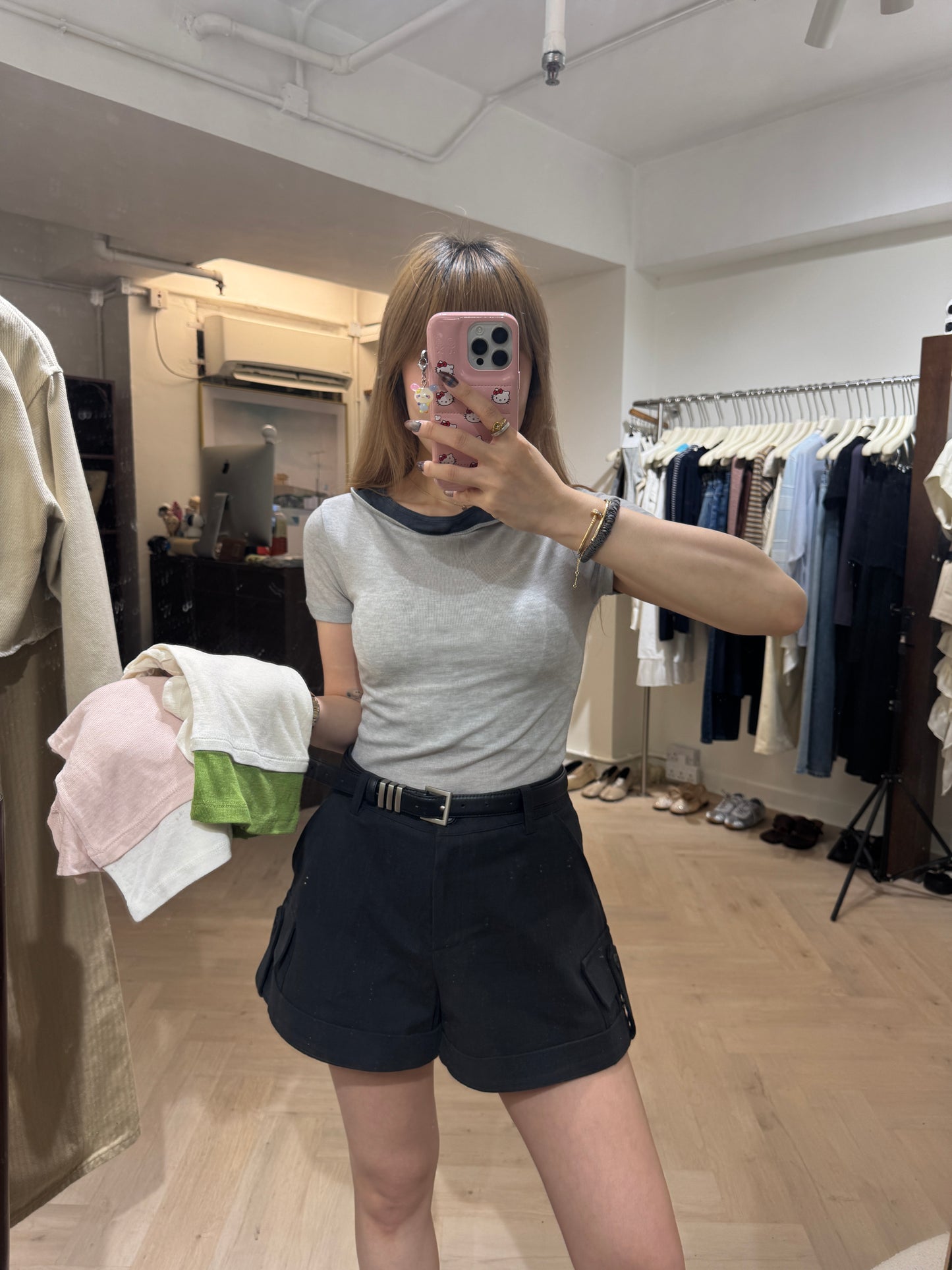 反摺雙口袋短褲 ( 杏/黑 )