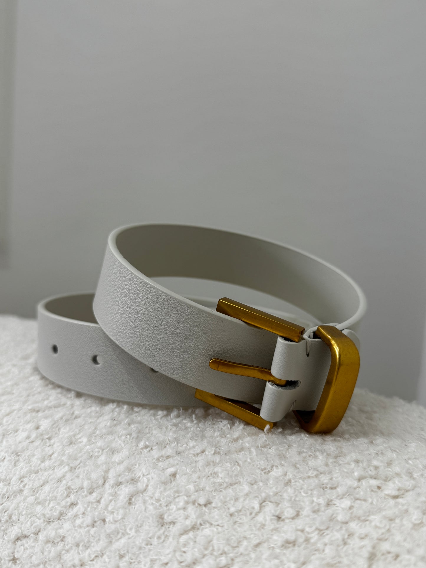 米白色金扣真皮皮帶
