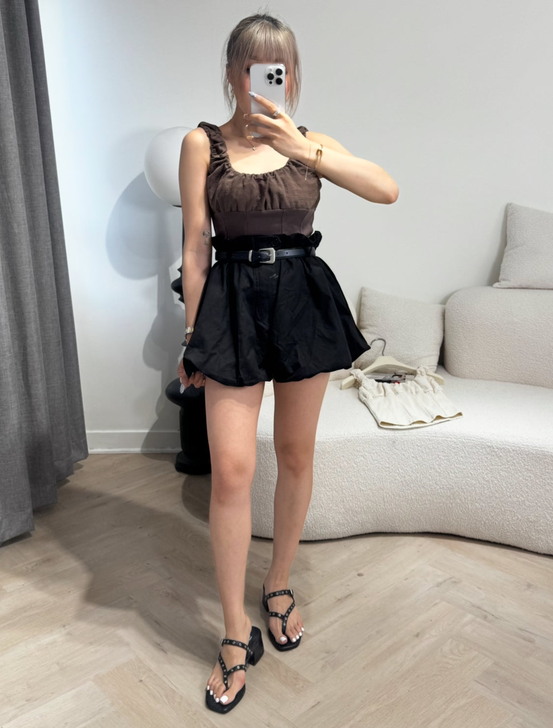 連皮帶泡泡短褲