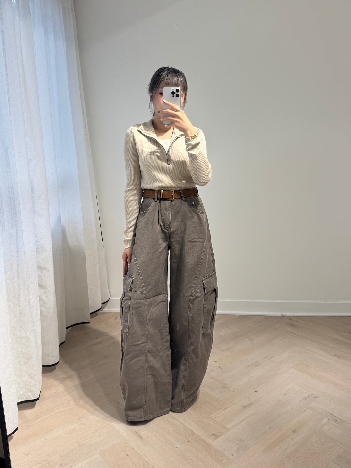 皮扣拉鍊假兩件上衣 ( 杏/米白 )