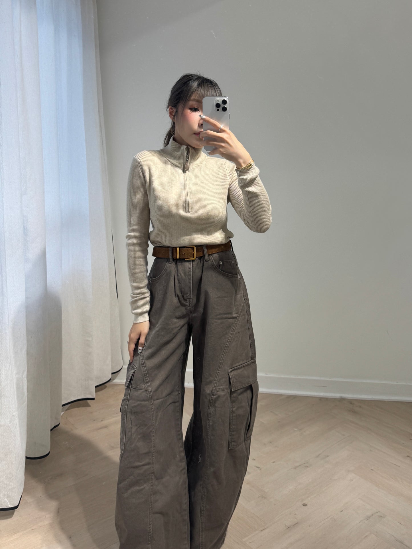 皮扣拉鍊假兩件上衣 ( 杏/米白 )