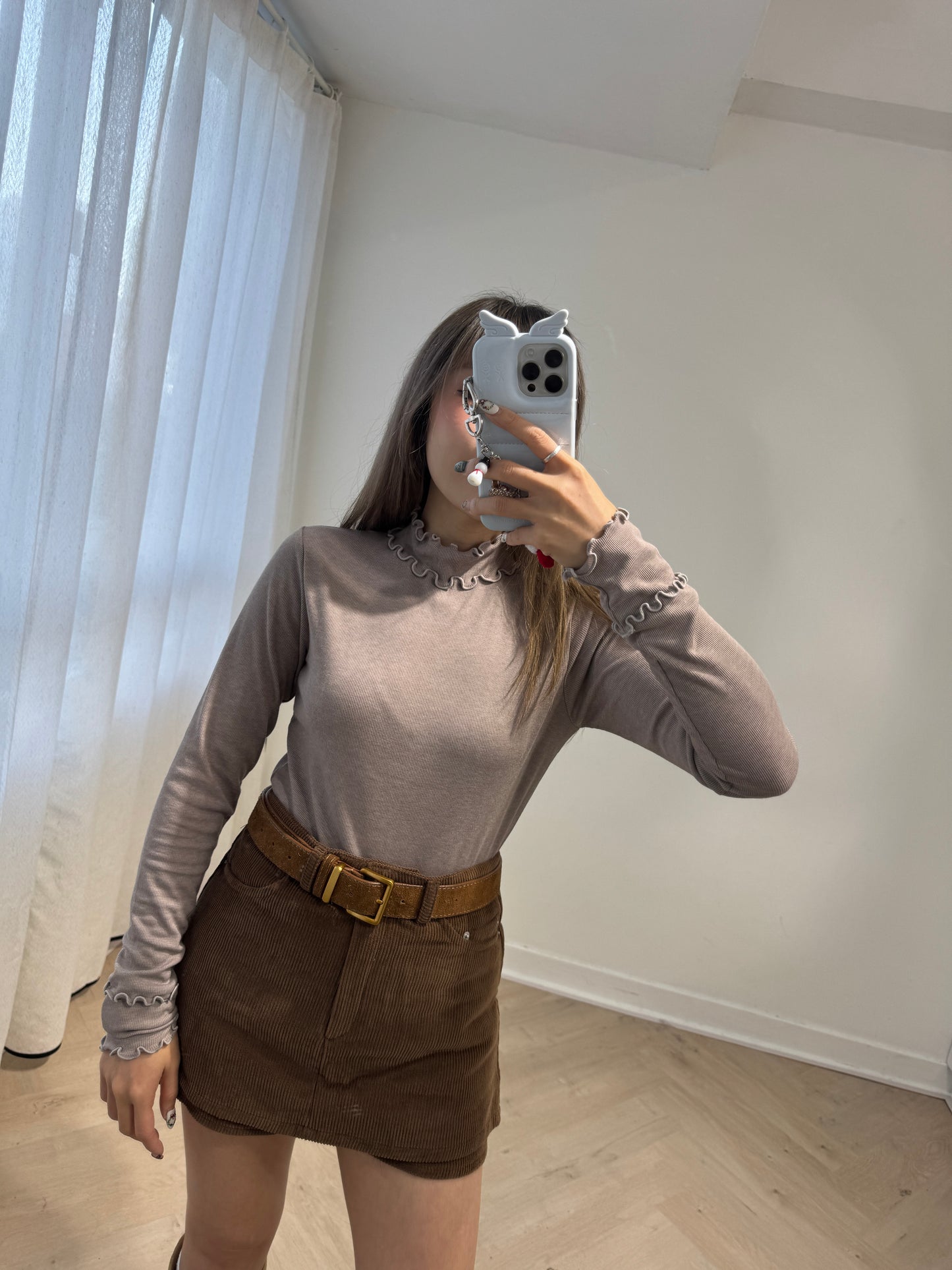 木耳邊淨色上衣 ( 白/杏/深灰 )