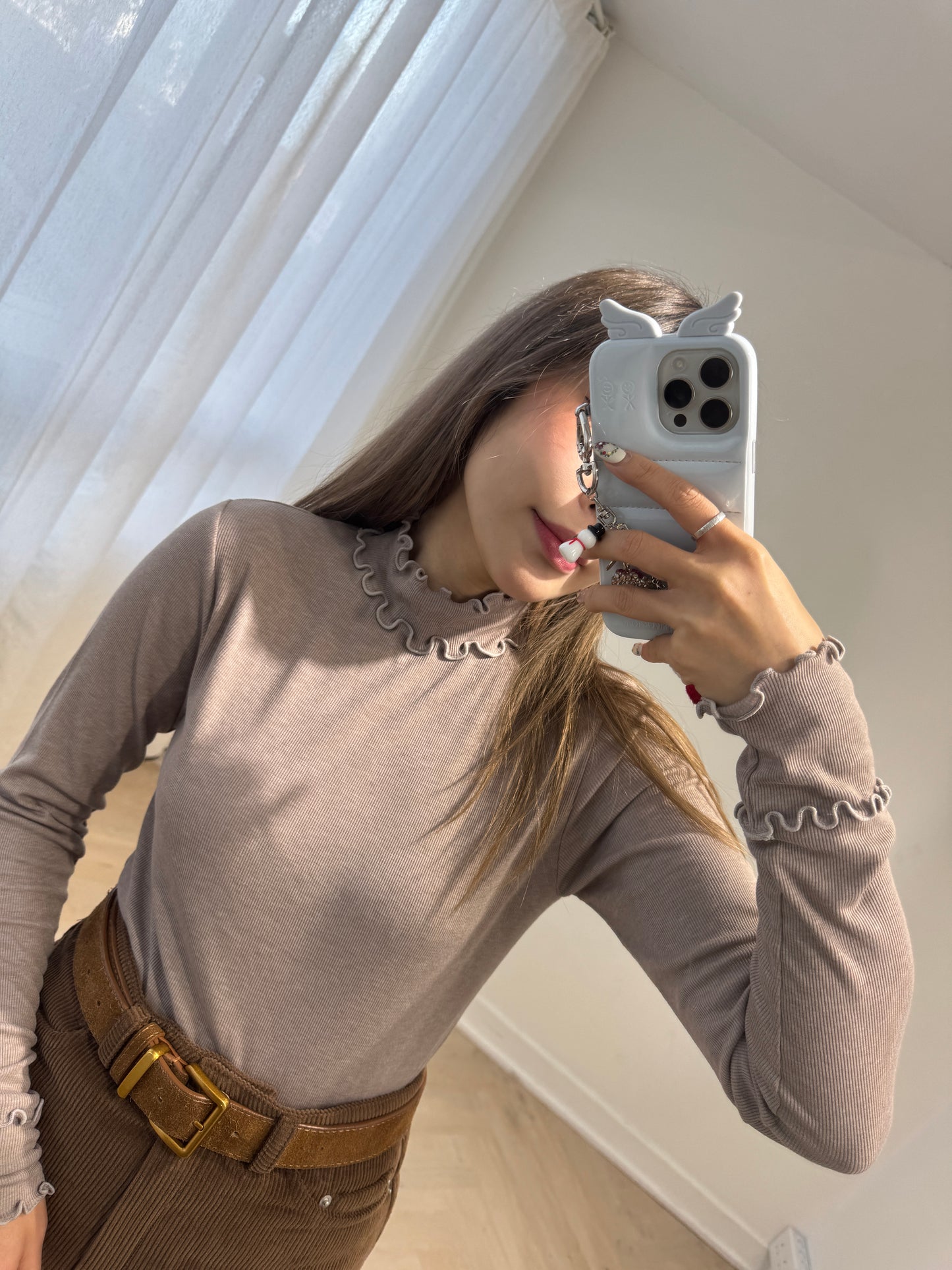 木耳邊淨色上衣 ( 白/杏/深灰 )