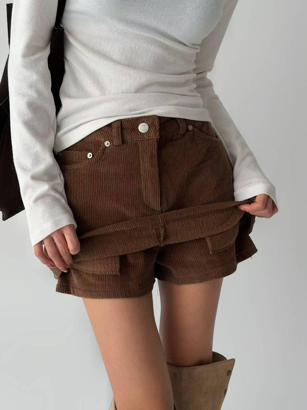 燈芯絨層次裙褲 ( 黑/啡 )